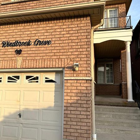 Beautiful Home Mississauga Extérieur photo