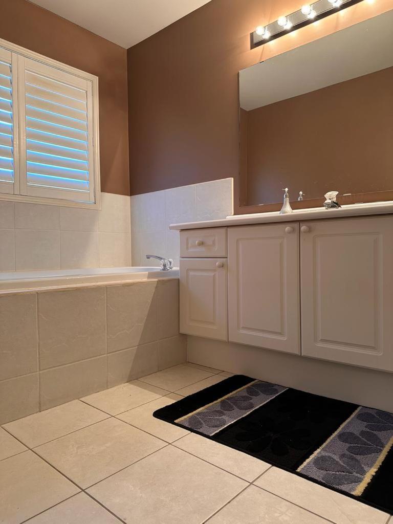 Beautiful Home Mississauga Extérieur photo